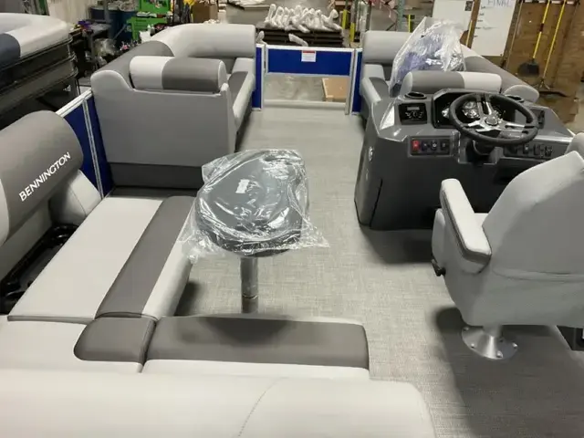 Bennington Marine 20 Svs