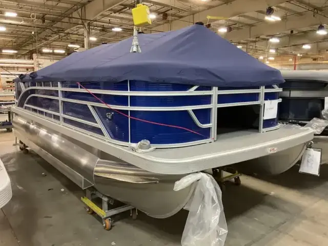 Bennington Marine 20 Svs