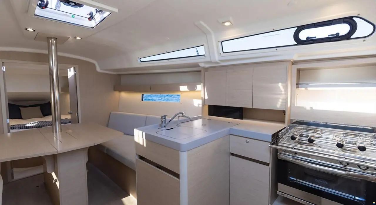 2023 Beneteau oceanis 34.1