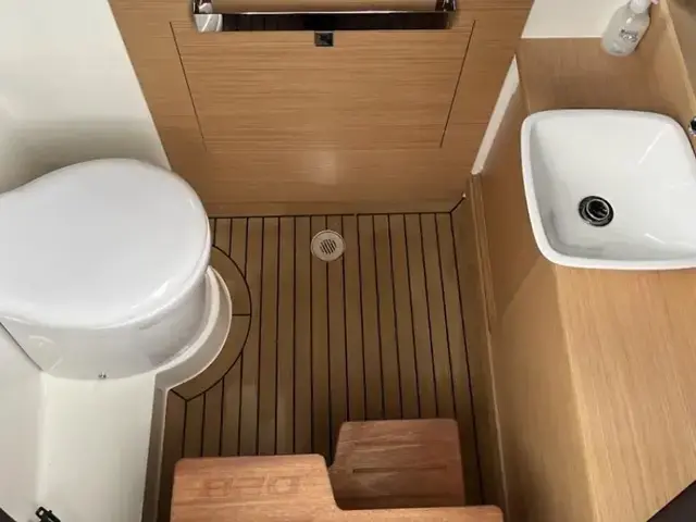 De Antonio Yachts Yachts 28