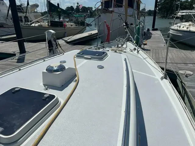 Valiant Boats 42 CE