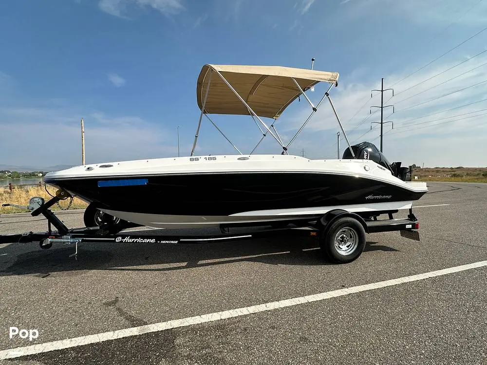 2022 Hurricane sundeck sport 185