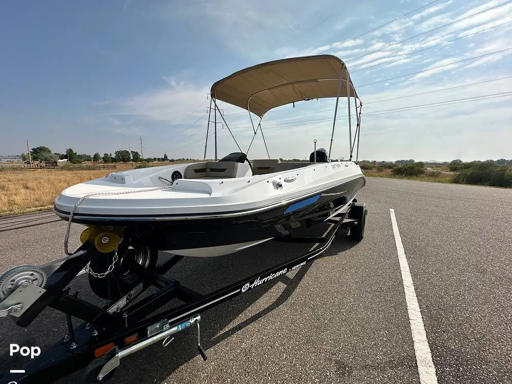 2022 Hurricane sundeck sport 185