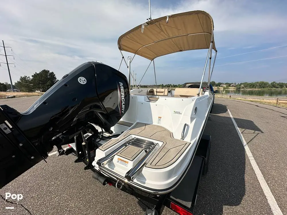 2022 Hurricane sundeck sport 185