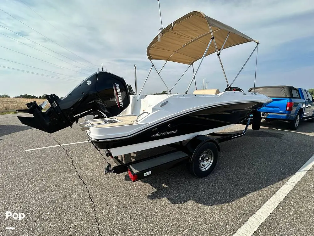 2022 Hurricane sundeck sport 185