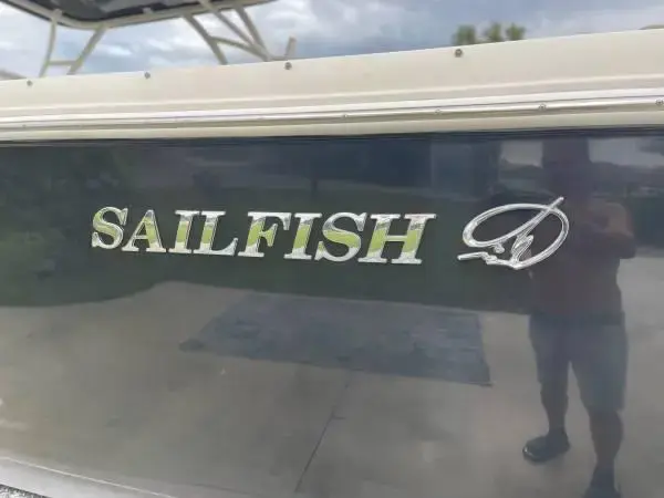 2017 Sailfish 275 dc