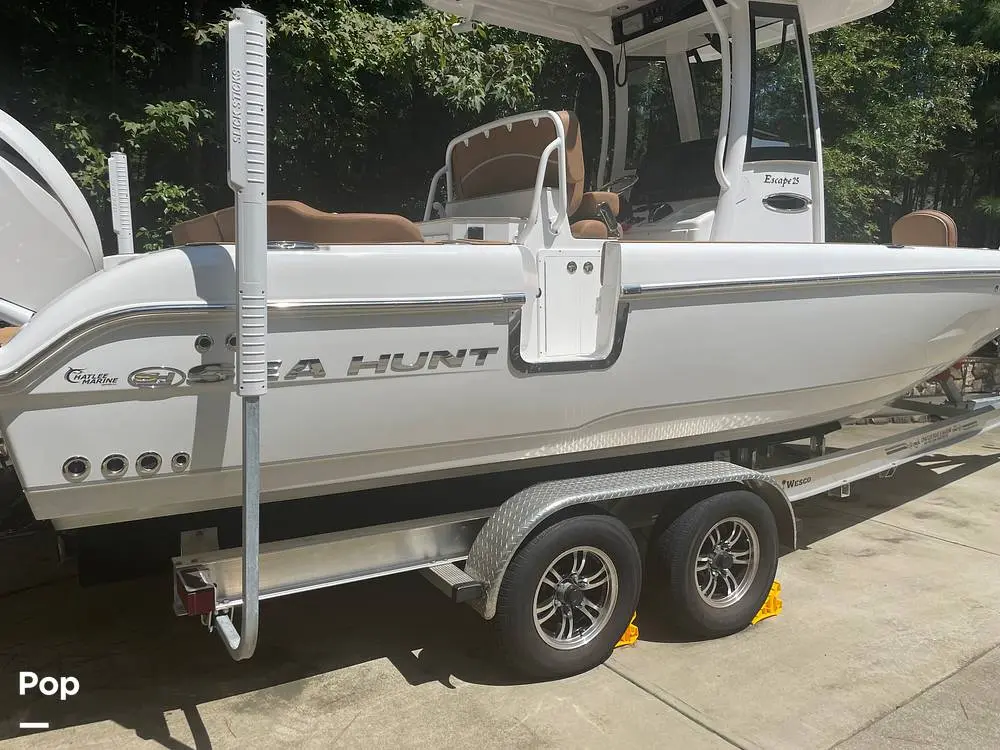 2023 Sea Hunt escape 25