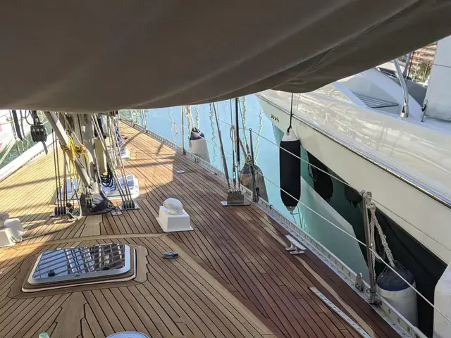 Helmsman Bosun Queen 55