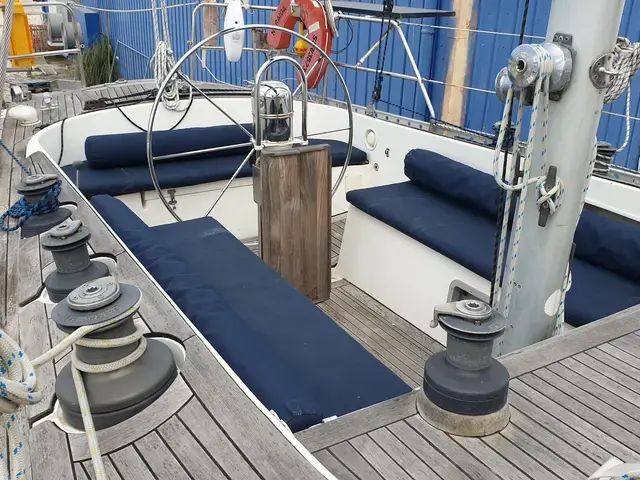 Helmsman Bosun Queen 55