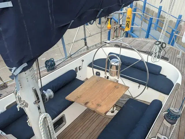 Helmsman Bosun Queen 55