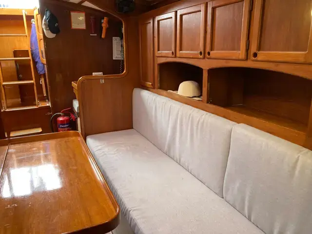 Helmsman Bosun Queen 55