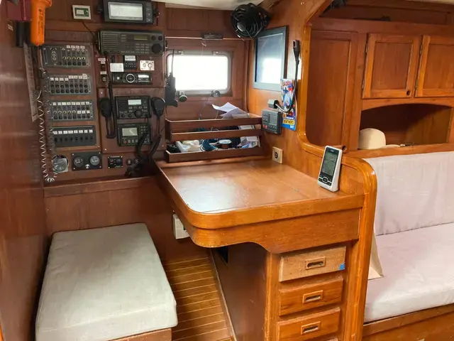 Helmsman Bosun Queen 55