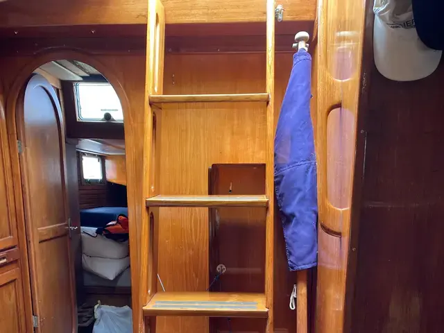 Helmsman Bosun Queen 55