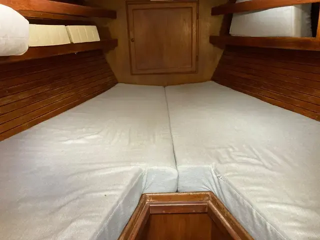 Helmsman Bosun Queen 55