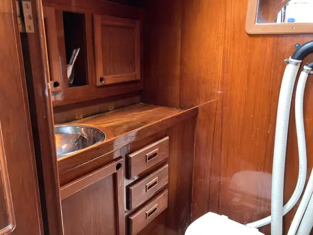 Helmsman Bosun Queen 55