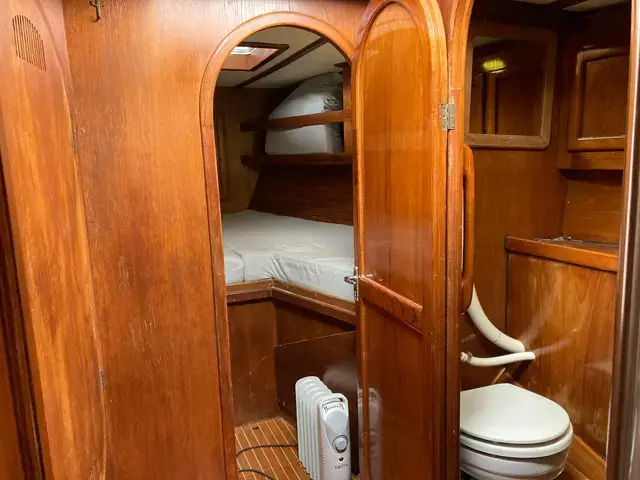 Helmsman Bosun Queen 55