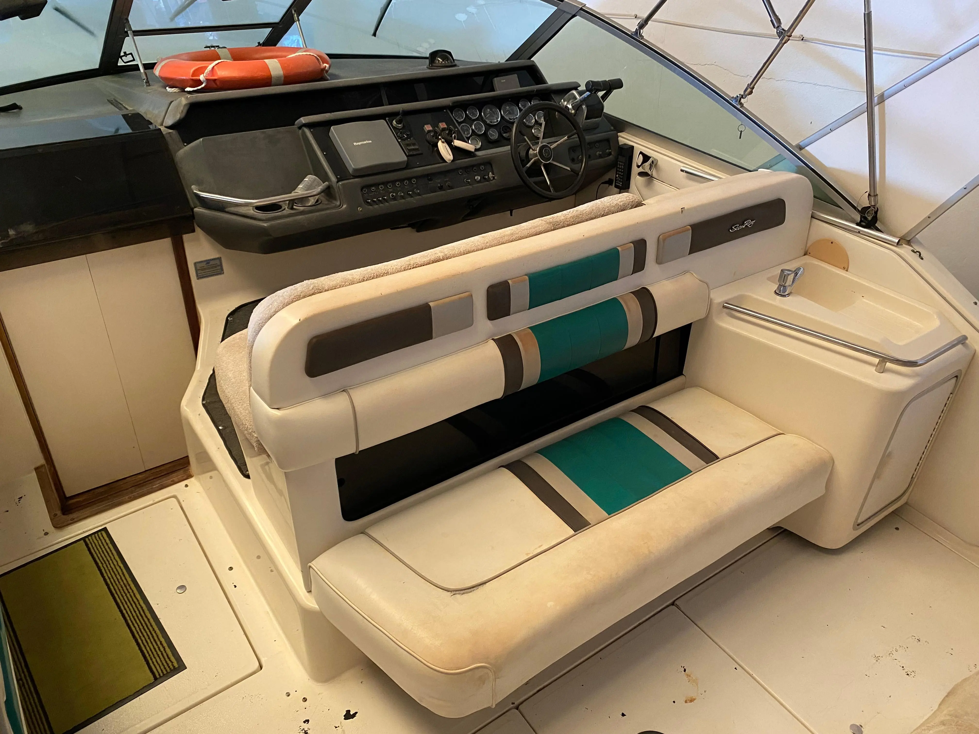 1991 Sea Ray 330 sundancer