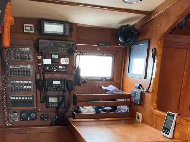 Helmsman Bosun Queen 55