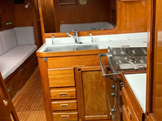 Helmsman Bosun Queen 55