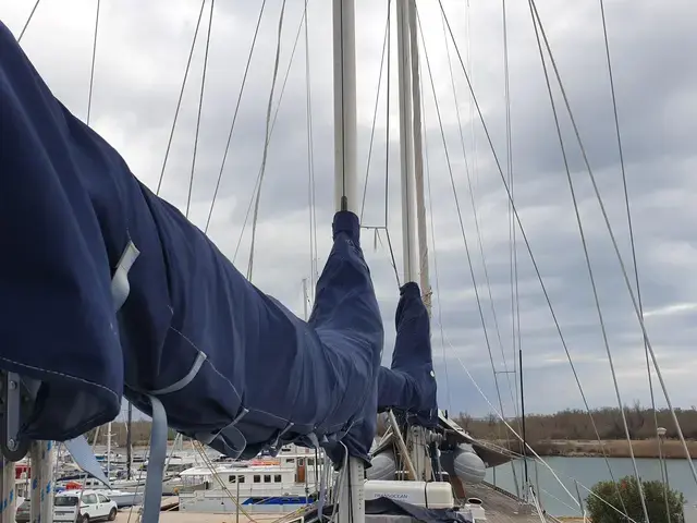 Helmsman Bosun Queen 55