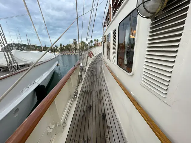 Custom Boats Sailing Yacht