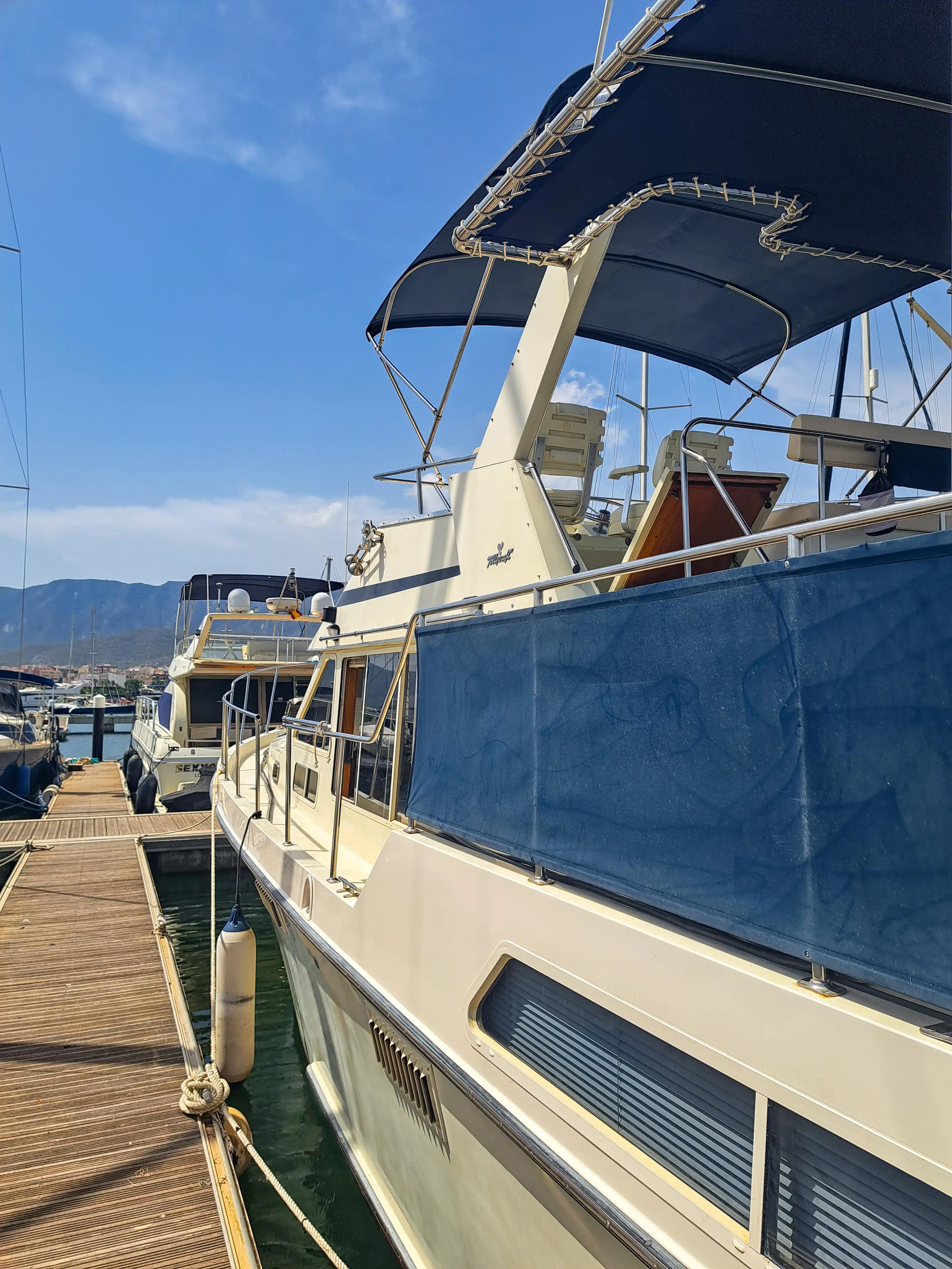 1989 Tollycraft tolly craft 44 cockpit motor yacht