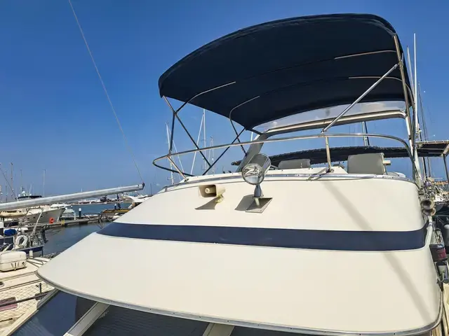 Unique Tolly Craft 44 Cockpit Motor Yacht