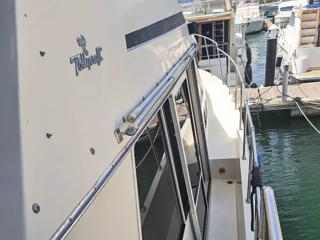 Unique Tolly Craft 44 Cockpit Motor Yacht