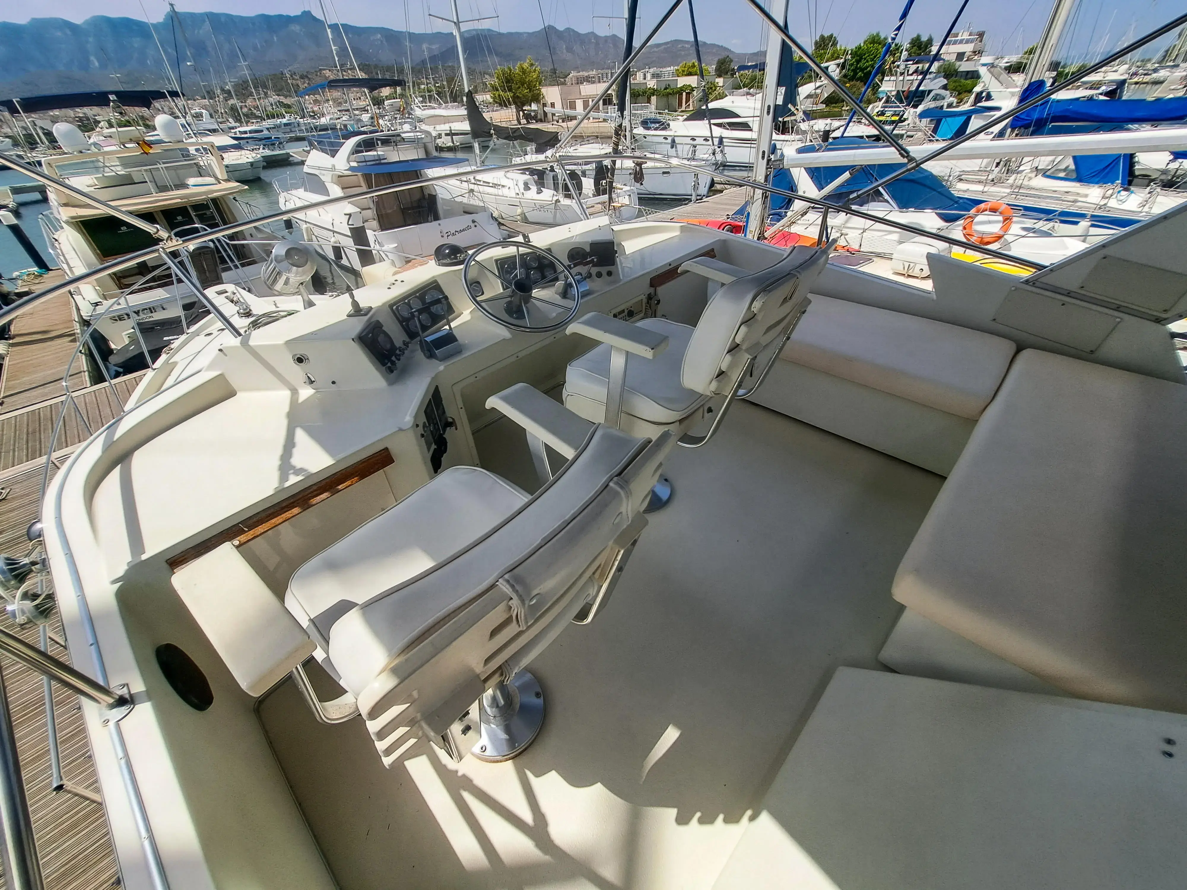 1989 Tollycraft tolly craft 44 cockpit motor yacht