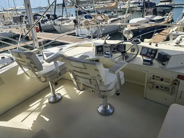 Unique Tolly Craft 44 Cockpit Motor Yacht