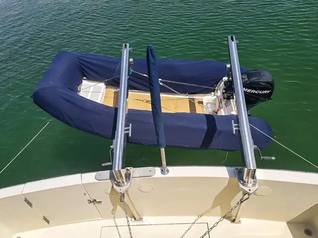 Unique Tolly Craft 44 Cockpit Motor Yacht