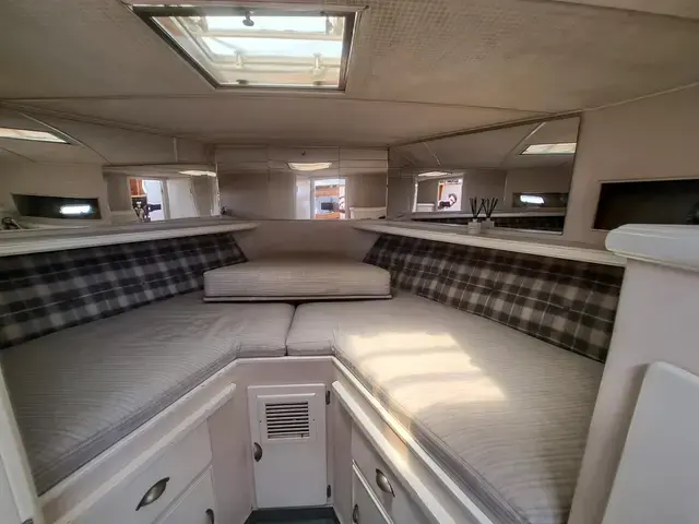 Unique Tolly Craft 44 Cockpit Motor Yacht