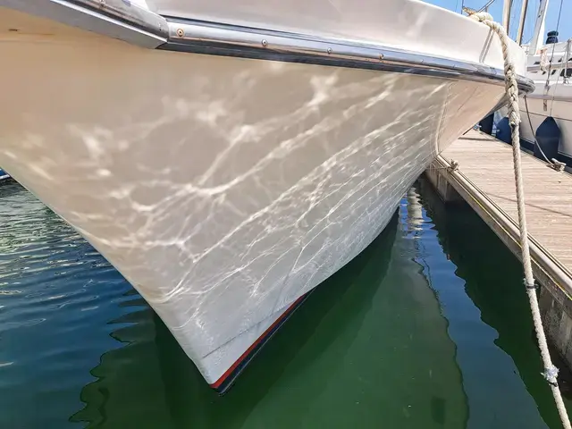 Unique Tolly Craft 44 Cockpit Motor Yacht