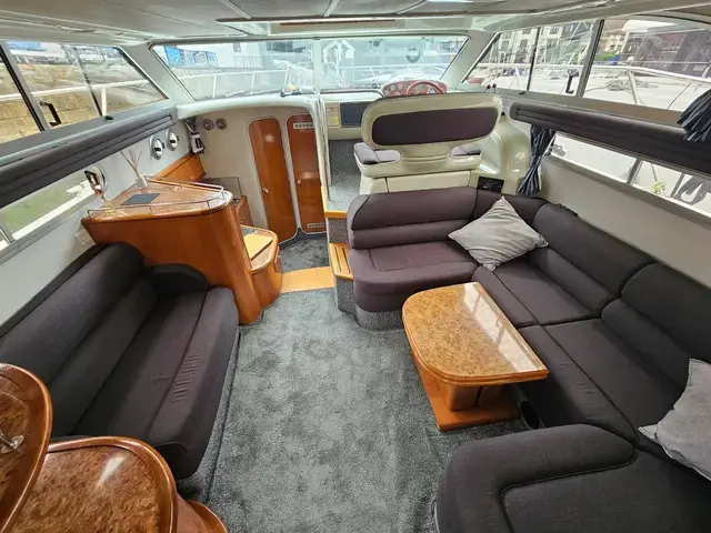 Sealine 360 Statesman