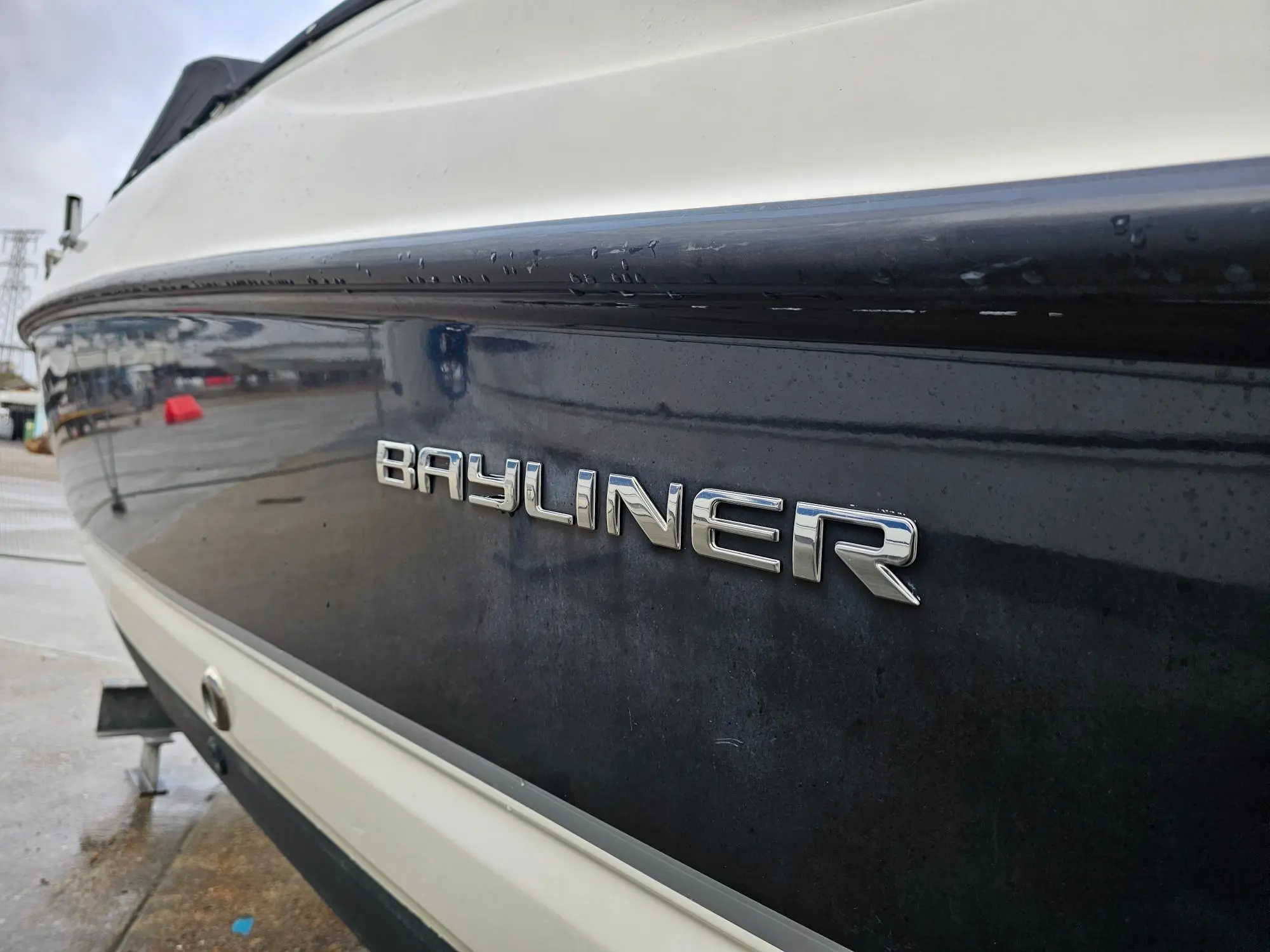 2011 Bayliner 652 overnighter