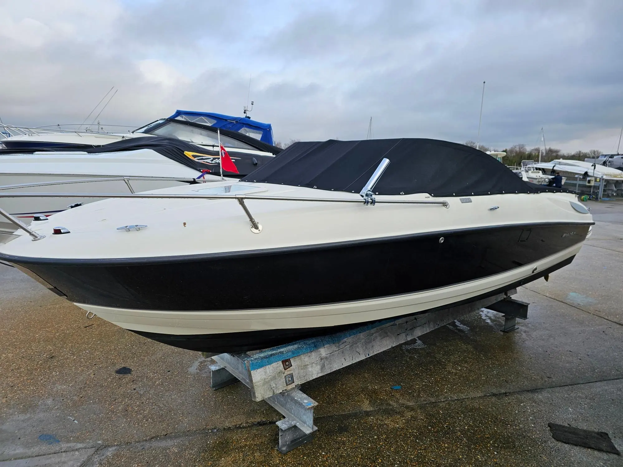 2011 Bayliner 652 overnighter