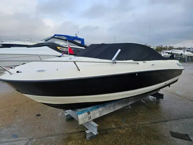 Bayliner 652 Overnighter