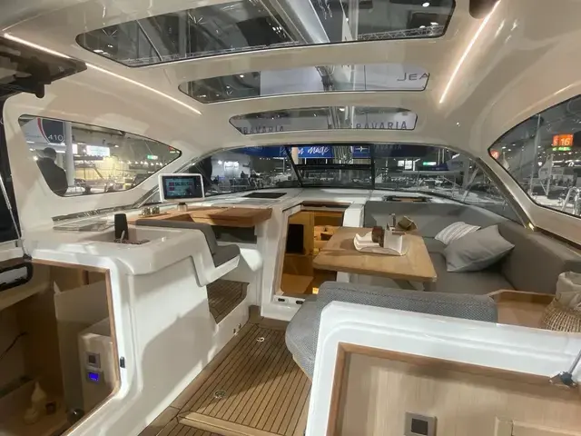 Jeanneau Yachts 55