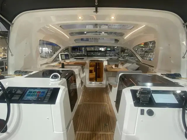 Jeanneau Yachts 55