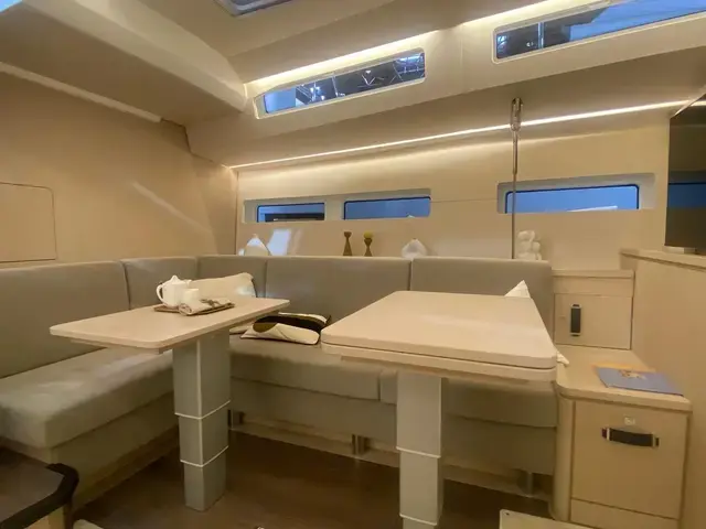 Jeanneau Yachts 55