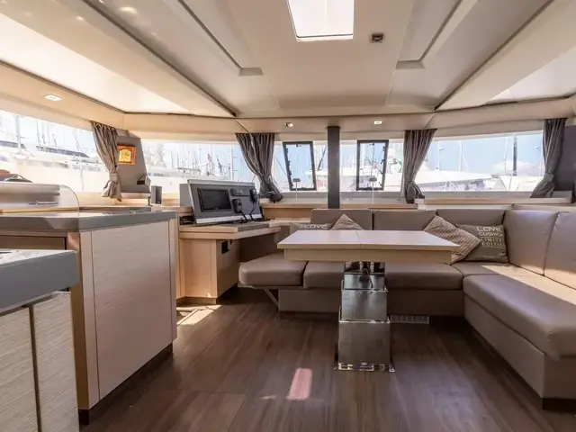 Fountaine Pajot Astrea 42