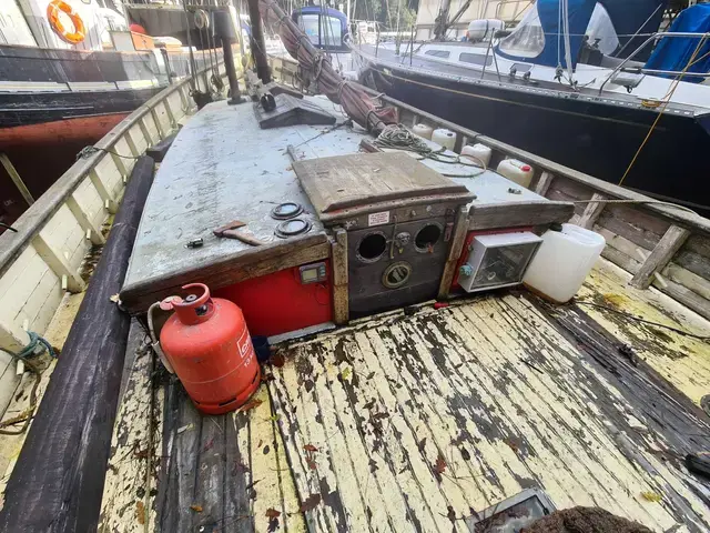 Custom Boats Looe Lugger