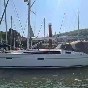 2014 Bavaria 37 Cruiser