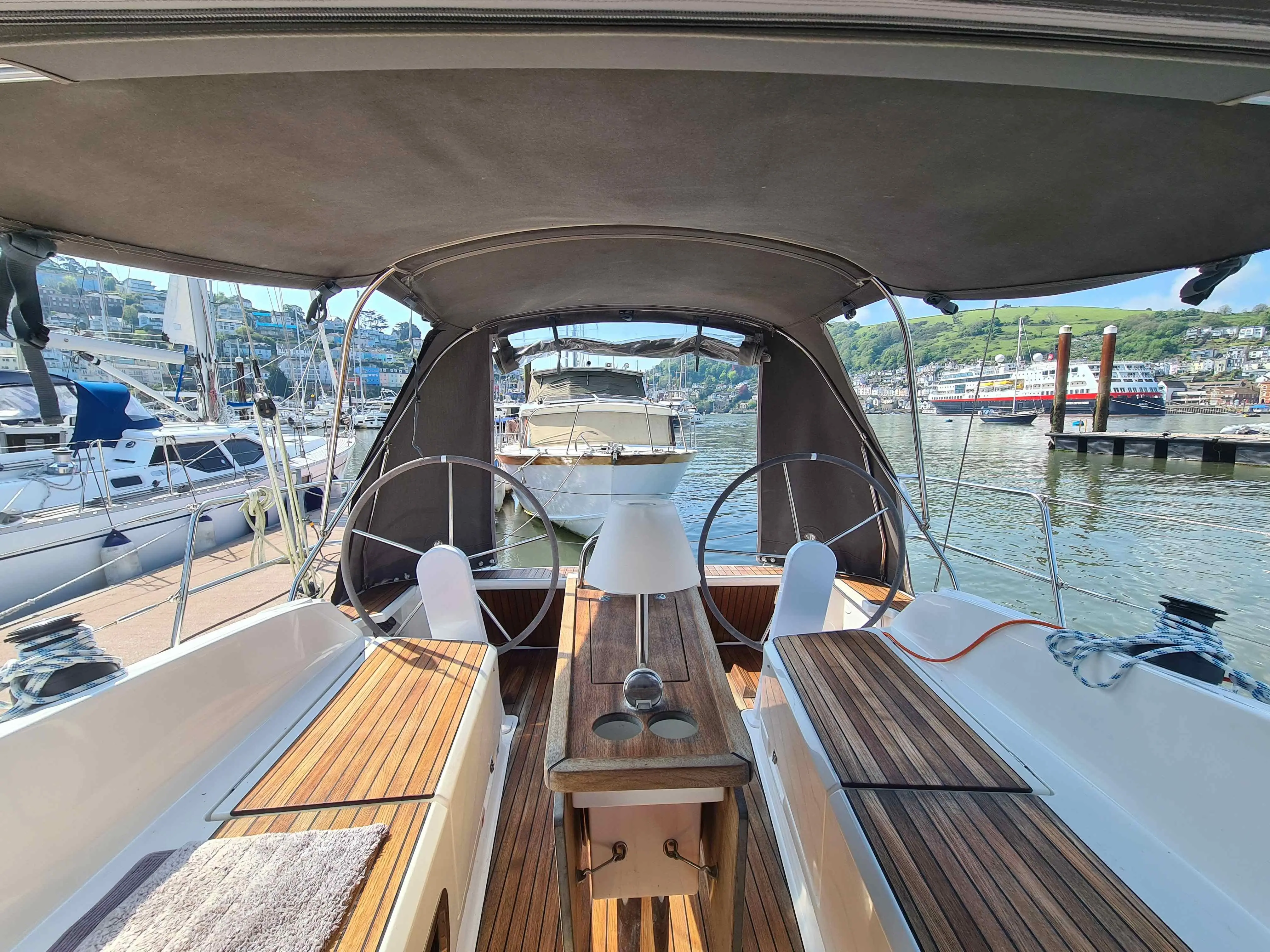 2014 Bavaria cruiser 37