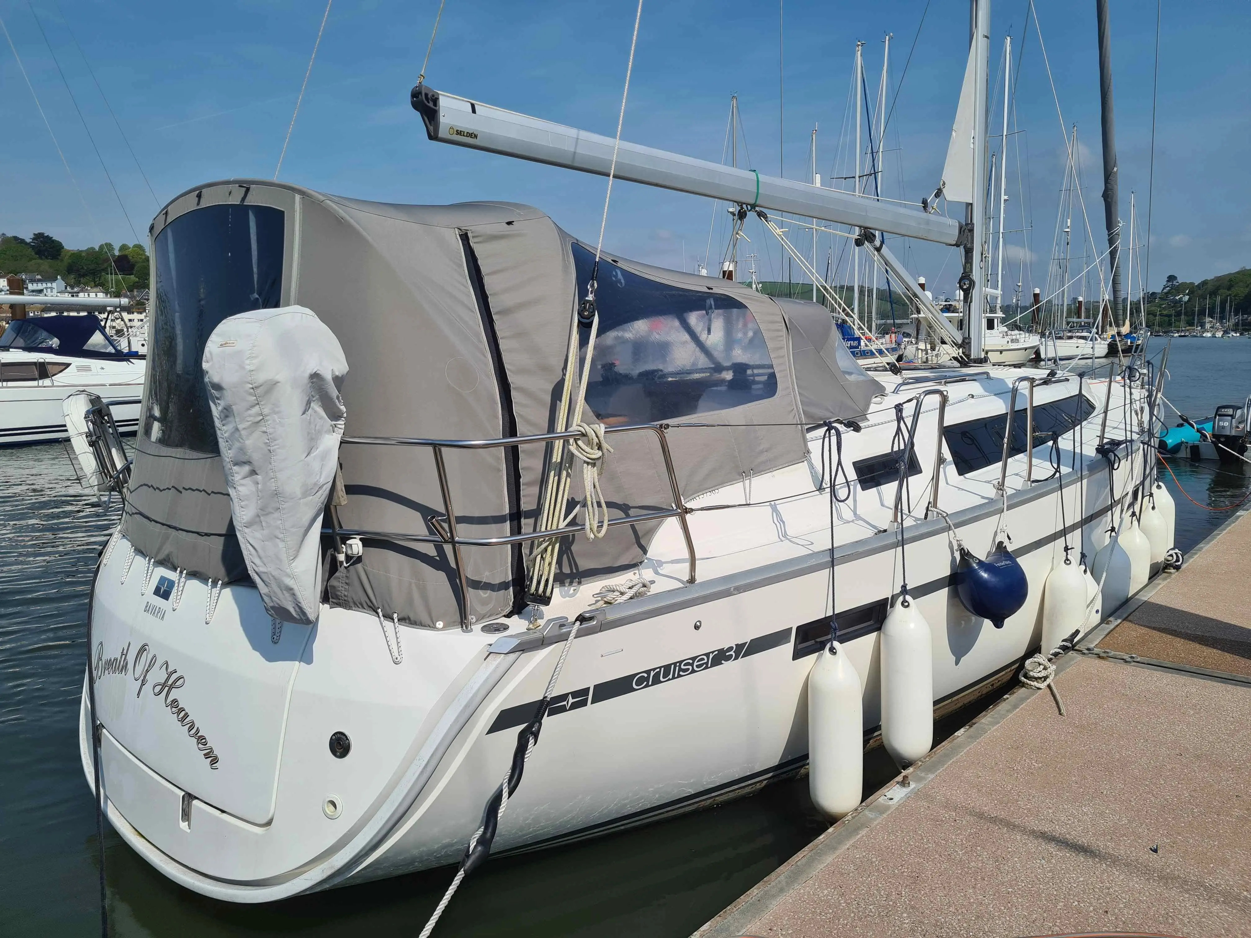 2014 Bavaria cruiser 37