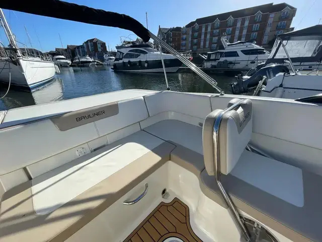 Bayliner Vr5