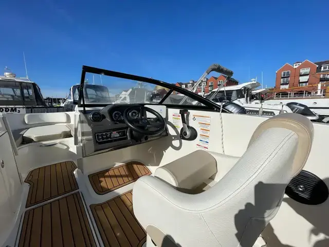 Bayliner Vr5