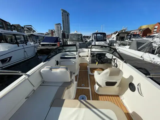 Bayliner Vr5