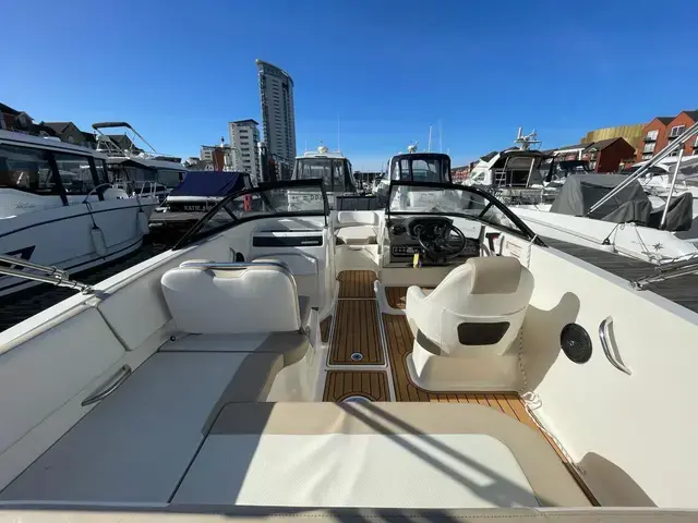 Bayliner Vr5