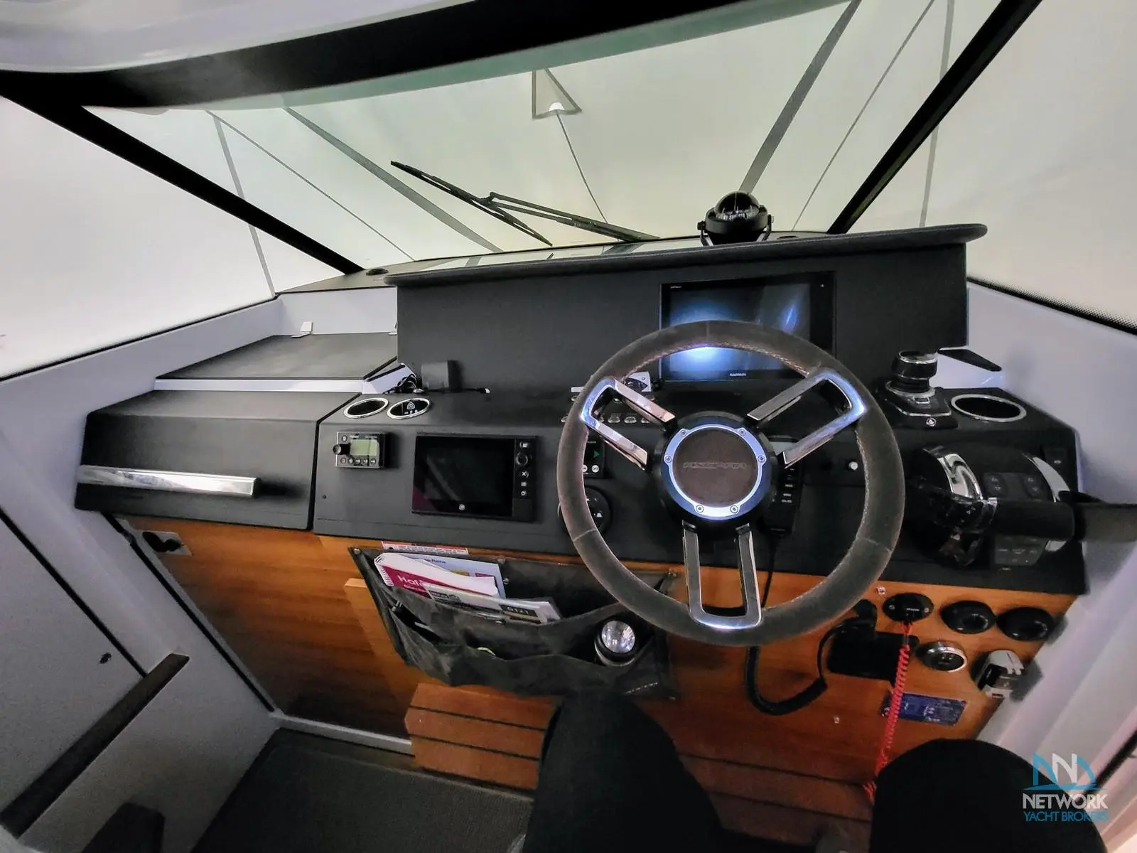 2018 Axopar 37 sport cabin